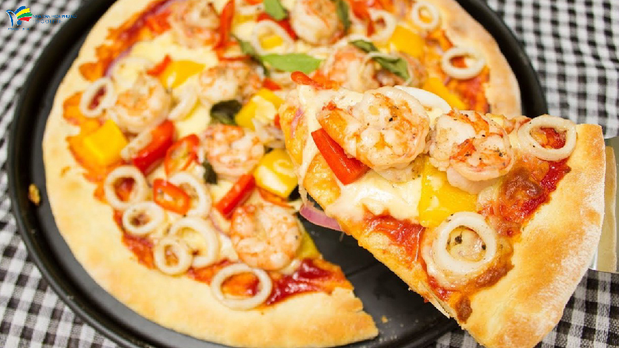 Pizza tôm là món ăn dễ làm nhưng lại bổ dưỡng nên được nhiều người yêu thích