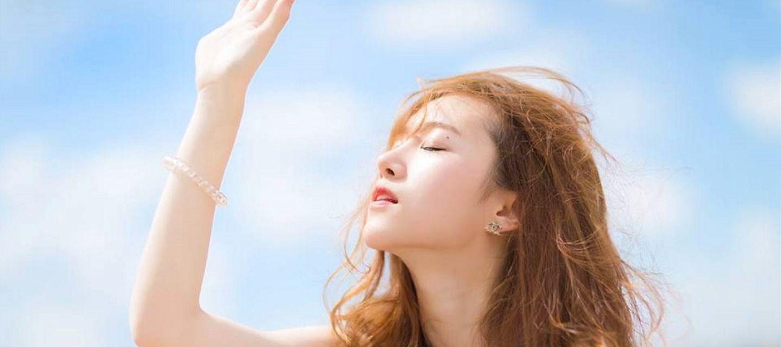 Bảo vệ làn da khỏi ánh nắng mặt trời là cách chăm sóc da dầu hiệu quả