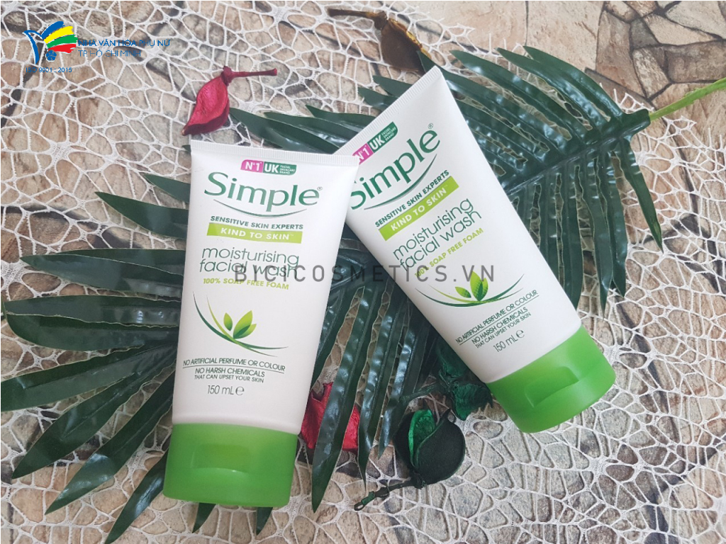 Sữa rửa mặt Simple Skin To Skin Moisturising Facial Wash chứa vitamin B5 giúp nuôi dưỡng da từ sâu bên trong Sữa rửa mặt Simple Skin To Skin Moisturising Facial Wash chứa vitamin B5 giúp nuôi dưỡng da từ sâu bên trong