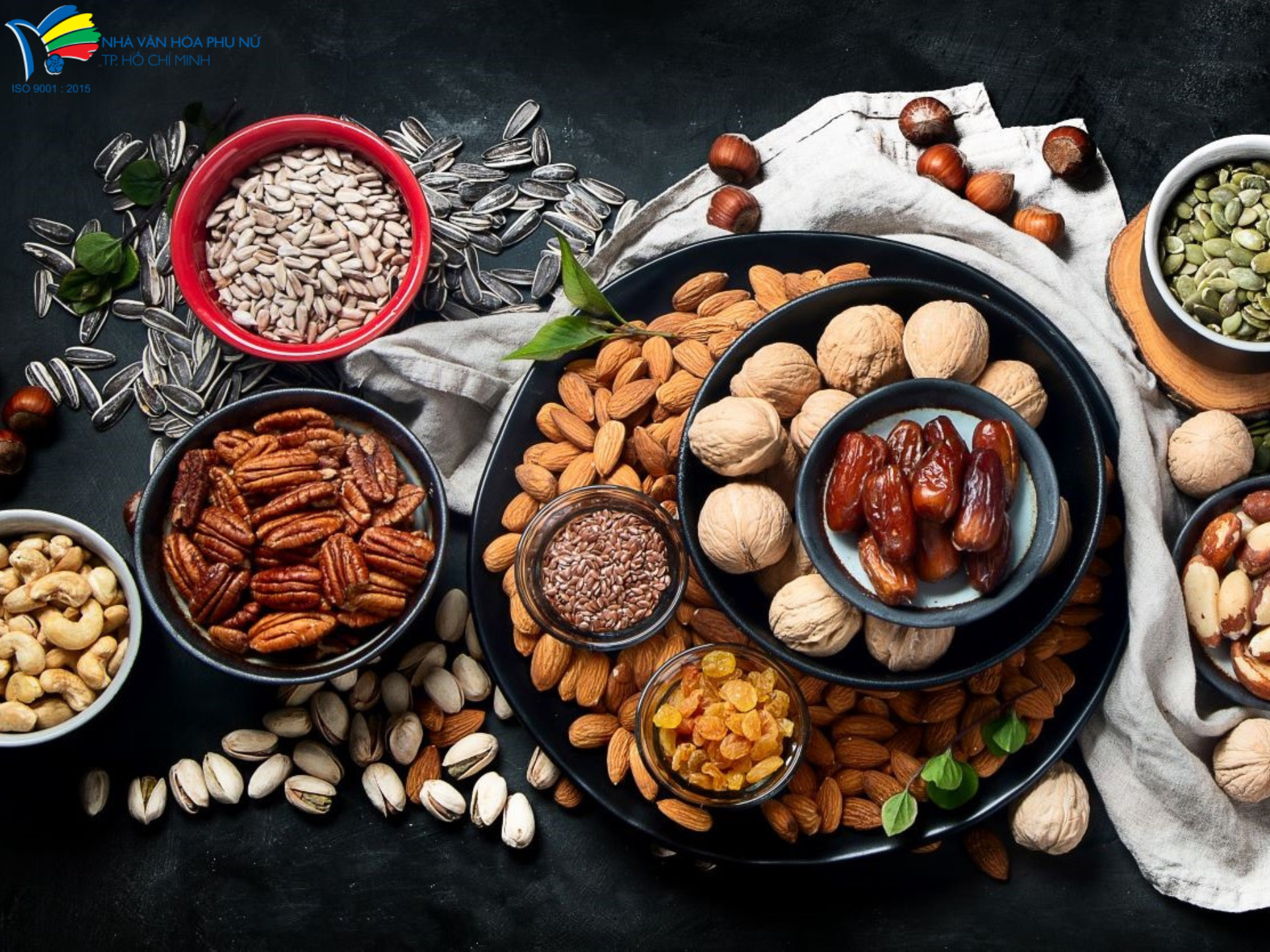 Các loại hạt là nguyên liệu không thể thiếu trong nhân bánh trung thu