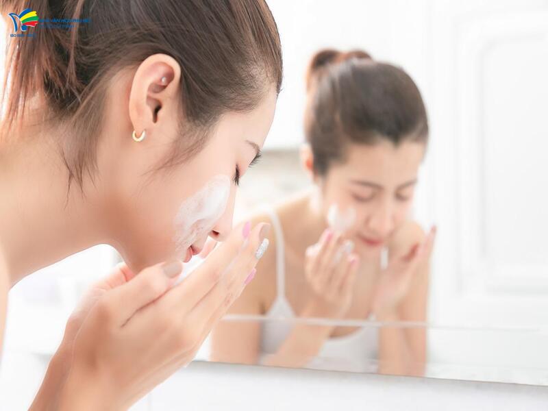 Làm sạch và dưỡng da Làm sạch và dưỡng da