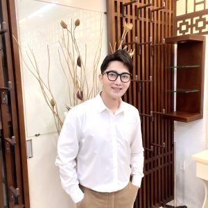 Giáo viên LƯU VĨNH HÙNG (Dạy các lớp Chuyên nghiệp về Trang điểm và Chải bới tóc)