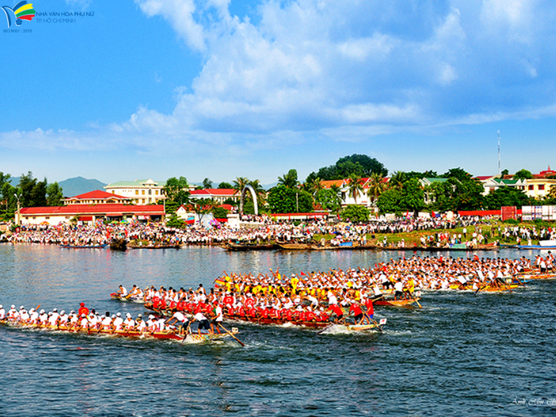 LỄ HỘI ĐUA THUYỀN - VẺ ĐẸP TRUYỀN THỐNG TỪ SÔNG NƯỚC HỘI TỤ 8 Đua thuyền rồng – Linh hồn của lễ hội