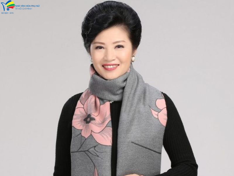 Trang phục hoặc phụ kiện thời trang
