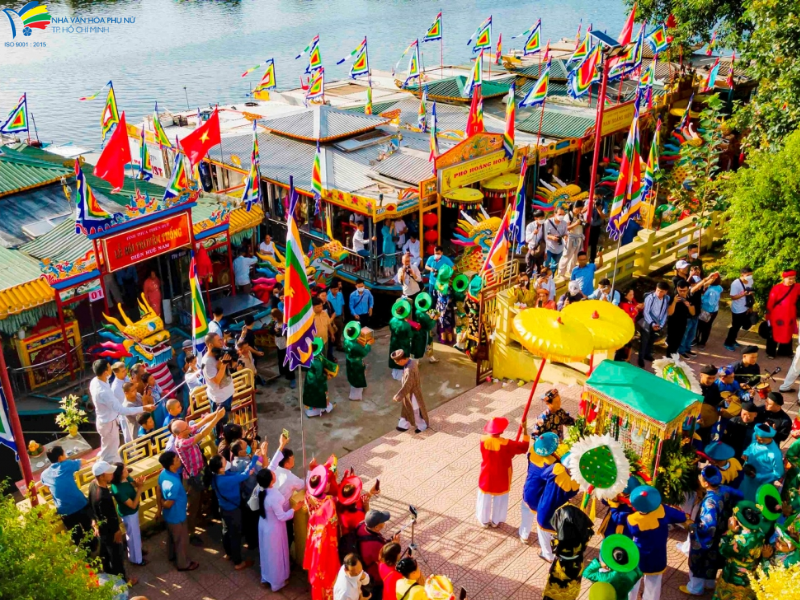 Nét đặc sắc của lễ hội Điện Huệ Nam