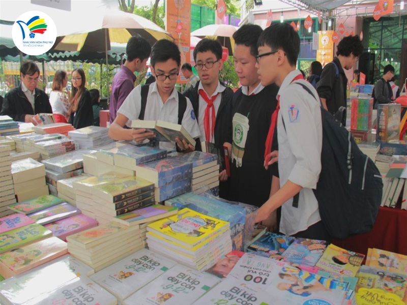 Ở phạm vi cộng đồng, văn hóa đọc góp phần nâng cao dân trí, xây dựng lối sống lành mạnh và phát triển xã hội bền vững