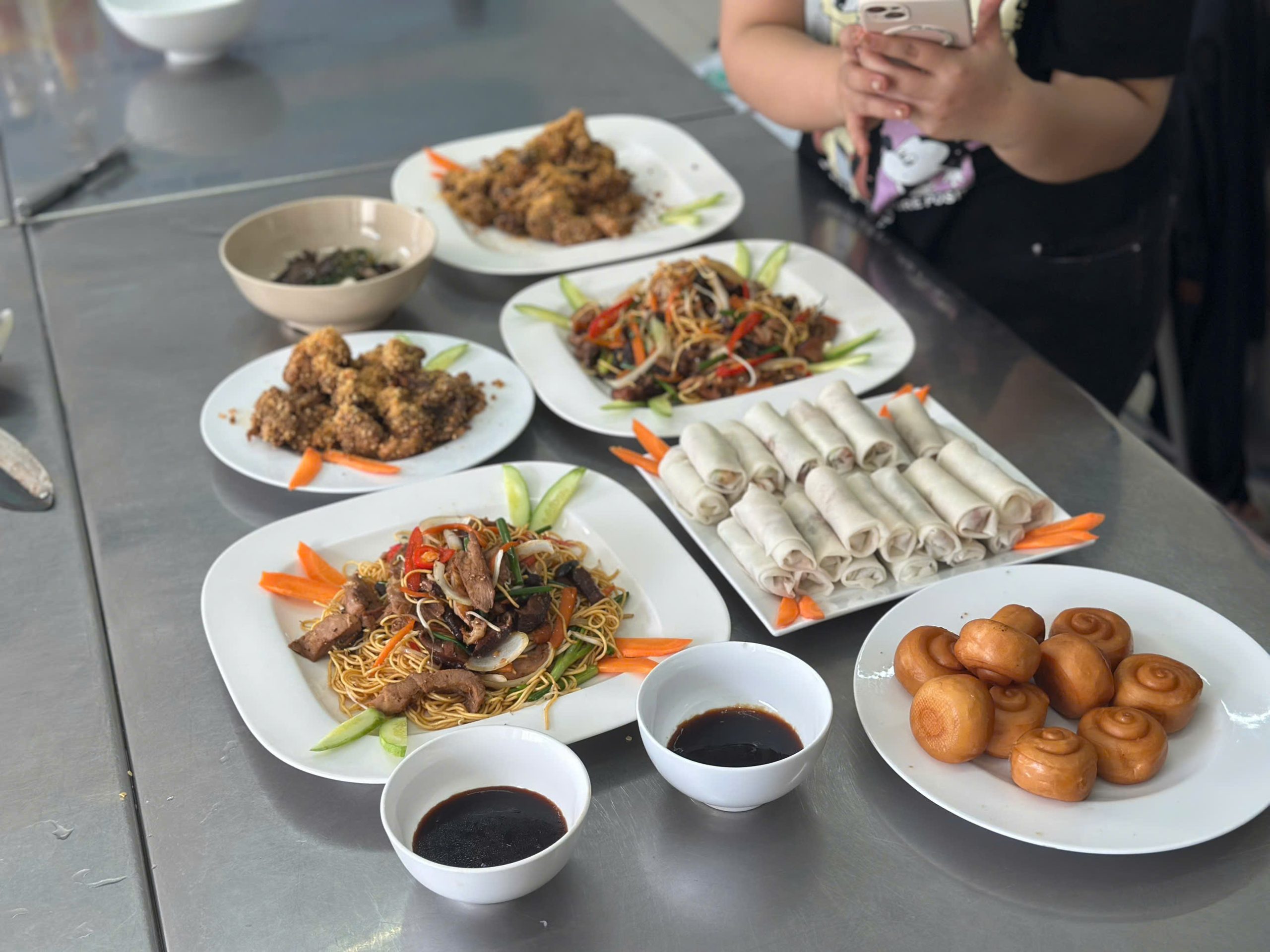 Chuyên đề ứng dụng đặc biệt "VỊT QUAY BẮC KINH DA VỊT CUỐN BÒ BÍA – THỊT VỊT XÀO MÌ – XƯƠNG VỊT XÓC MUỐI" 9 vit quay 2 scaled