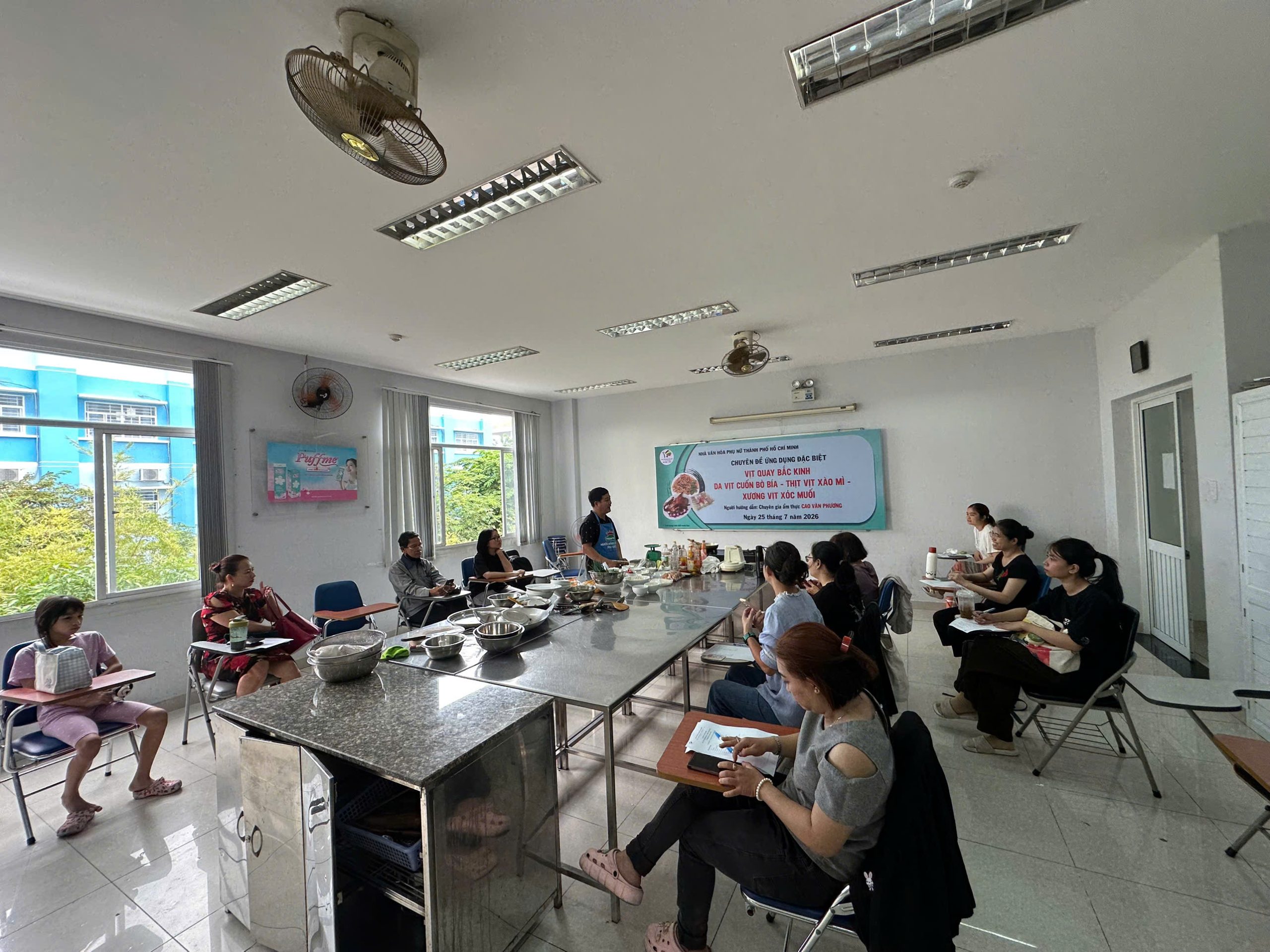 Chuyên đề ứng dụng đặc biệt "VỊT QUAY BẮC KINH DA VỊT CUỐN BÒ BÍA – THỊT VỊT XÀO MÌ – XƯƠNG VỊT XÓC MUỐI" 8 vitquay 3 scaled