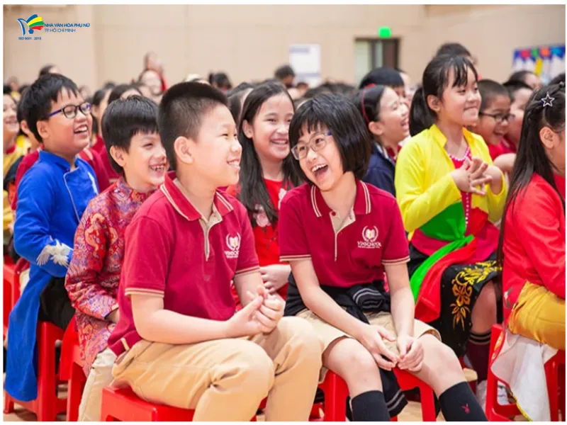 Lớp kỹ năng sống giúp trẻ nhận diện cảm xúc, giữ bình tĩnh và dễ dàng hòa nhập môi trường học tập.