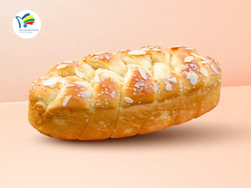 Bánh mì hoa cúc mềm xốp, thơm ngon là món quà ý nghĩa và là trải nghiệm thú vị cho người yêu làm bánh. 