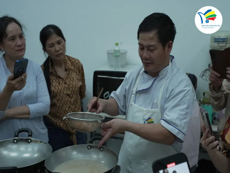Học cách làm món Hoa tại Nhà Văn hóa Phụ nữ TP.HCM – cơ hội thực hành món ngon mỗi ngày cùng giảng viên giàu kinh nghiệm.