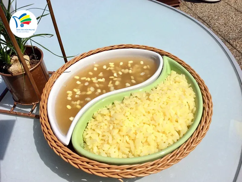 Lớp "Chế biến món Xôi – Chè" tại Nhà Văn hóa Phụ nữ TP.HCM dạy kỹ thuật nấu nhiều món chè đa dạng. 
