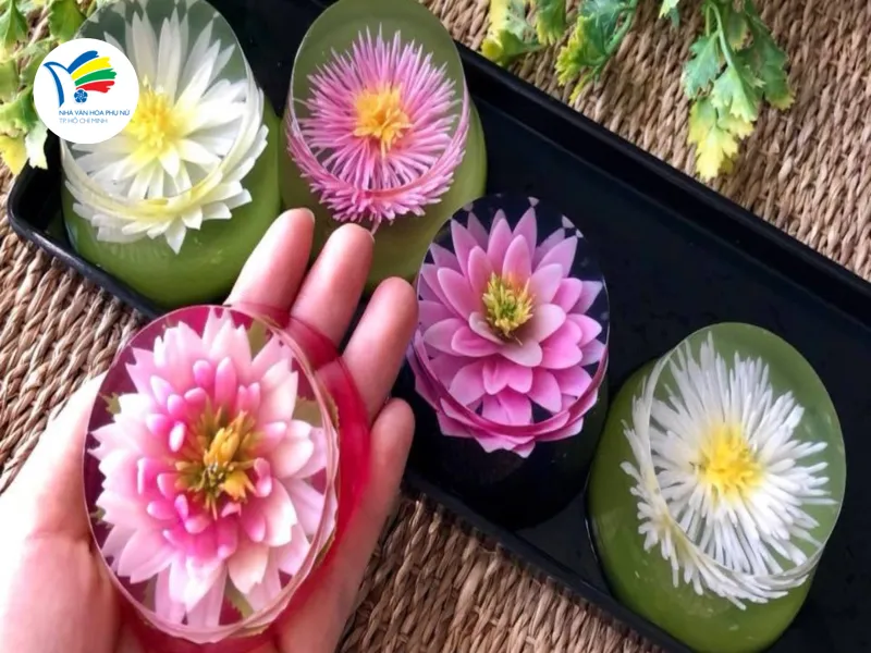 Lớp "Thực hành trang trí rau câu 3D" tại Nhà Văn hóa Phụ nữ TP.HCM giúp học viên nắm vững kỹ thuật bài bản. Lớp "Thực hành trang trí rau câu 3D" tại Nhà Văn hóa Phụ nữ TP.HCM giúp học viên nắm vững kỹ thuật bài bản.
