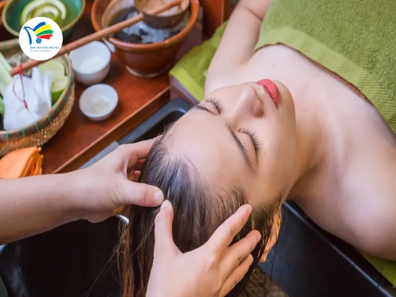 Gội đầu dưỡng sinh giúp thư giãn, tái tạo năng lượng và trở thành kỹ năng chăm sóc bản thân, làm đẹp được ưa chuộng. Gội đầu dưỡng sinh giúp thư giãn, tái tạo năng lượng và trở thành kỹ năng chăm sóc bản thân, làm đẹp được ưa chuộng.