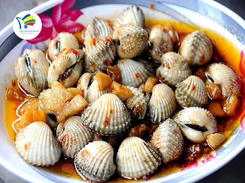 Hải sản hấp dẫn, phong phú nhờ xốt, là lựa chọn lý tưởng cho cả bữa ăn gia đình lẫn tiệc sum họp. 