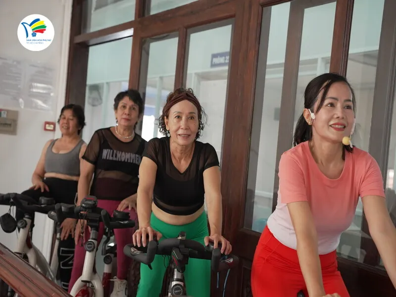 Qua 45 năm, các lớp học đã trở thành hành trang giúp phụ nữ nâng cao kỹ năng, tự tin và chủ động hơn trong cuộc sống