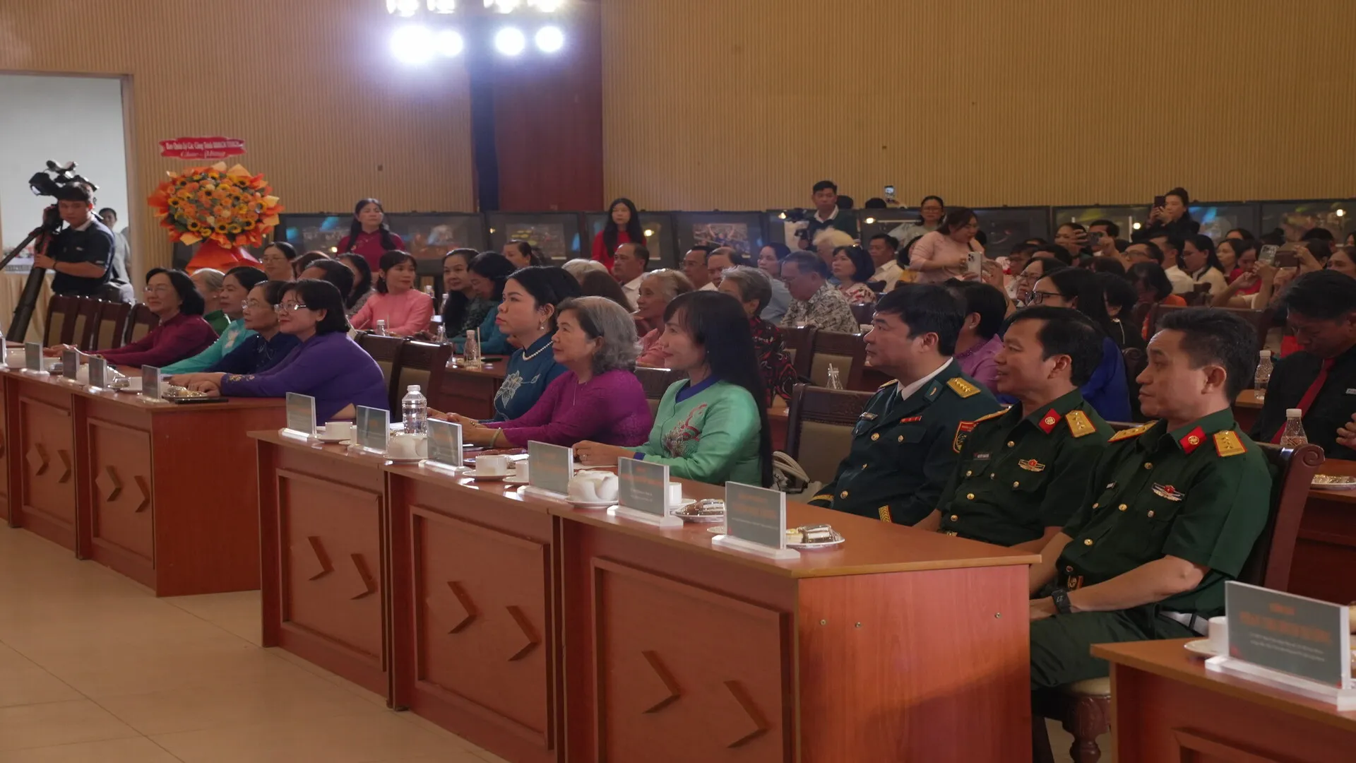 Nhà Văn hóa Phụ nữ TP.HCM đổi mới, đa dạng hoạt động, chú trọng kỹ năng số, đào tạo nghề và chăm sóc toàn diện cho phụ nữ, gia đình. Nhà Văn hóa Phụ nữ TP.HCM đổi mới, đa dạng hoạt động, chú trọng kỹ năng số, đào tạo nghề và chăm sóc toàn diện cho phụ nữ, gia đình.