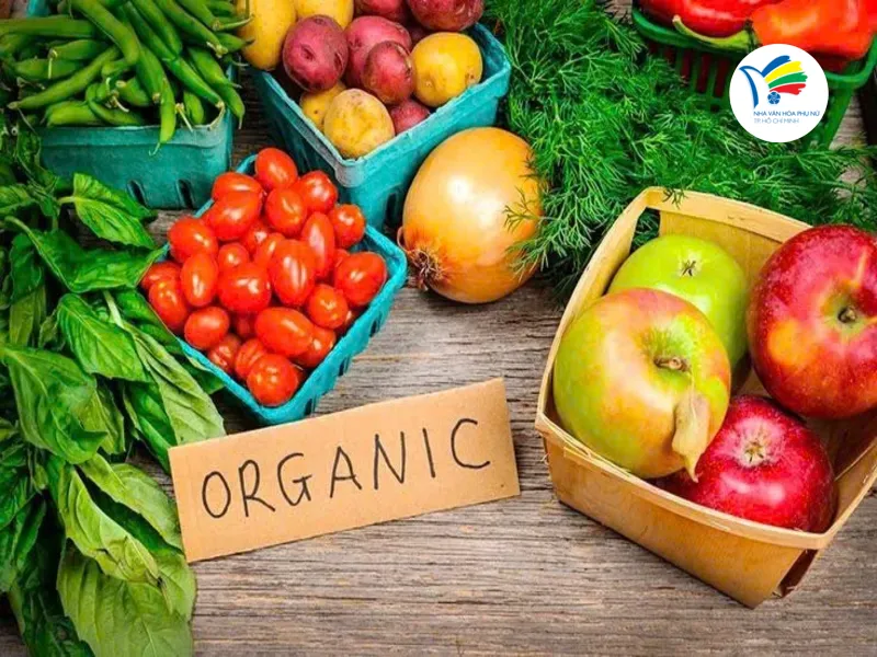Hiểu đúng khái niệm rau tự trồng, rau an toàn và rau hữu cơ giúp chăm sóc vườn gia đình hiệu quả, trách nhiệm.